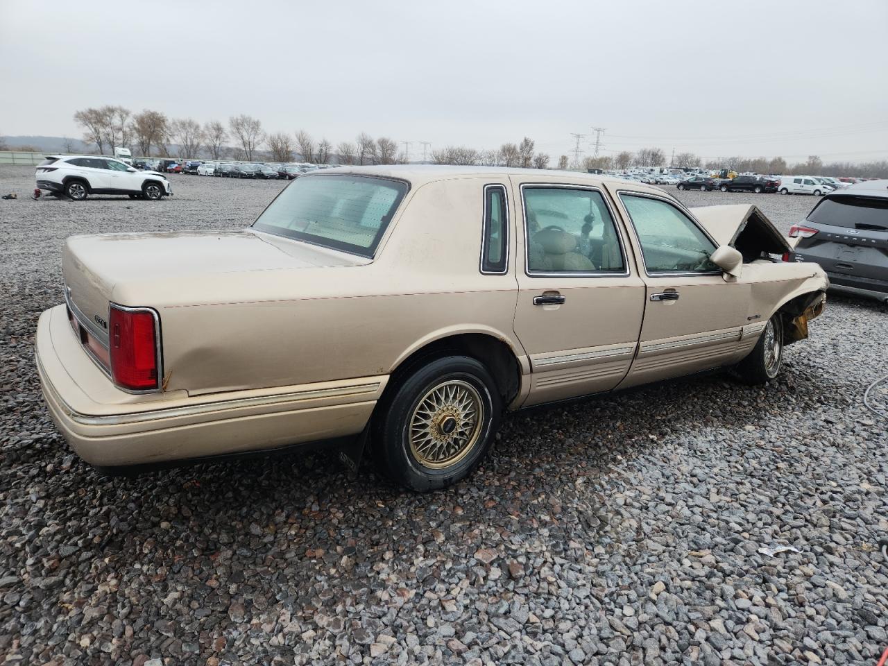 Lincoln Towncar Signature Image 12