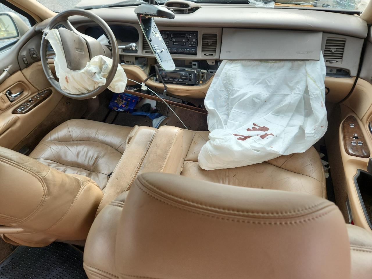 Lincoln Towncar Signature Image 9