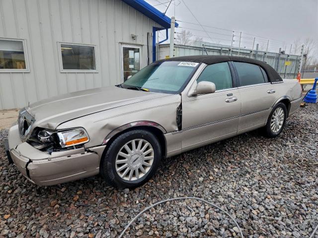  Salvage Lincoln Towncar