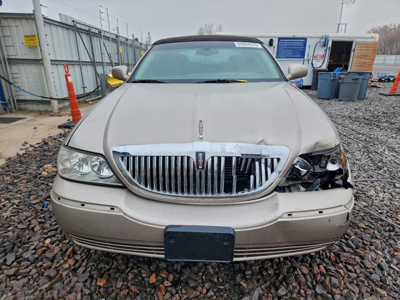 Lincoln Towncar Executive Image 6