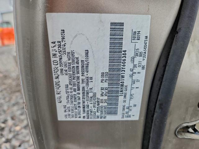 Lincoln Towncar Executive Image 4