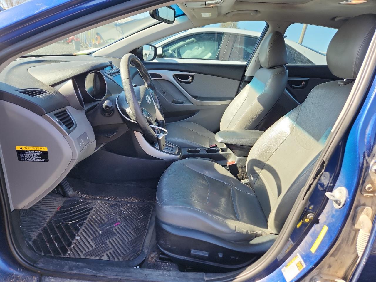 Hyundai ELANTRA Gls Image 10