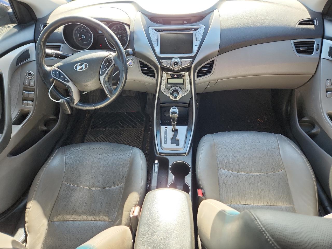 Hyundai ELANTRA Gls Image 8