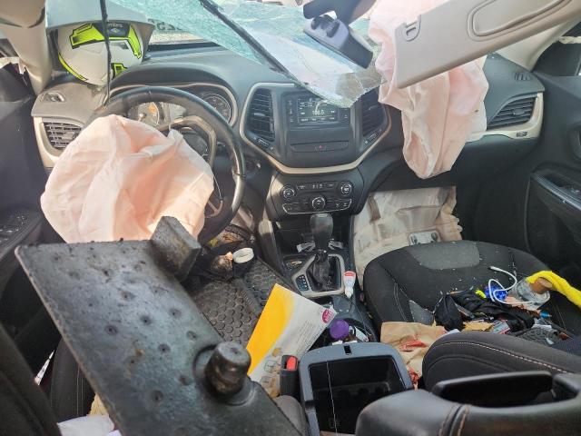 Jeep Grand Cherokee Sport Image 11