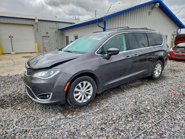  Salvage Chrysler Pacifica