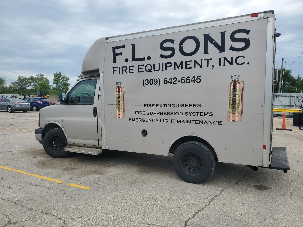 Chevrolet Express Image 12