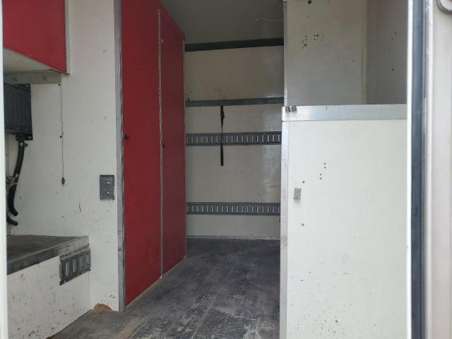 Chevrolet Express Image 9