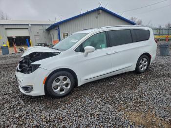  Salvage Chrysler Pacifica