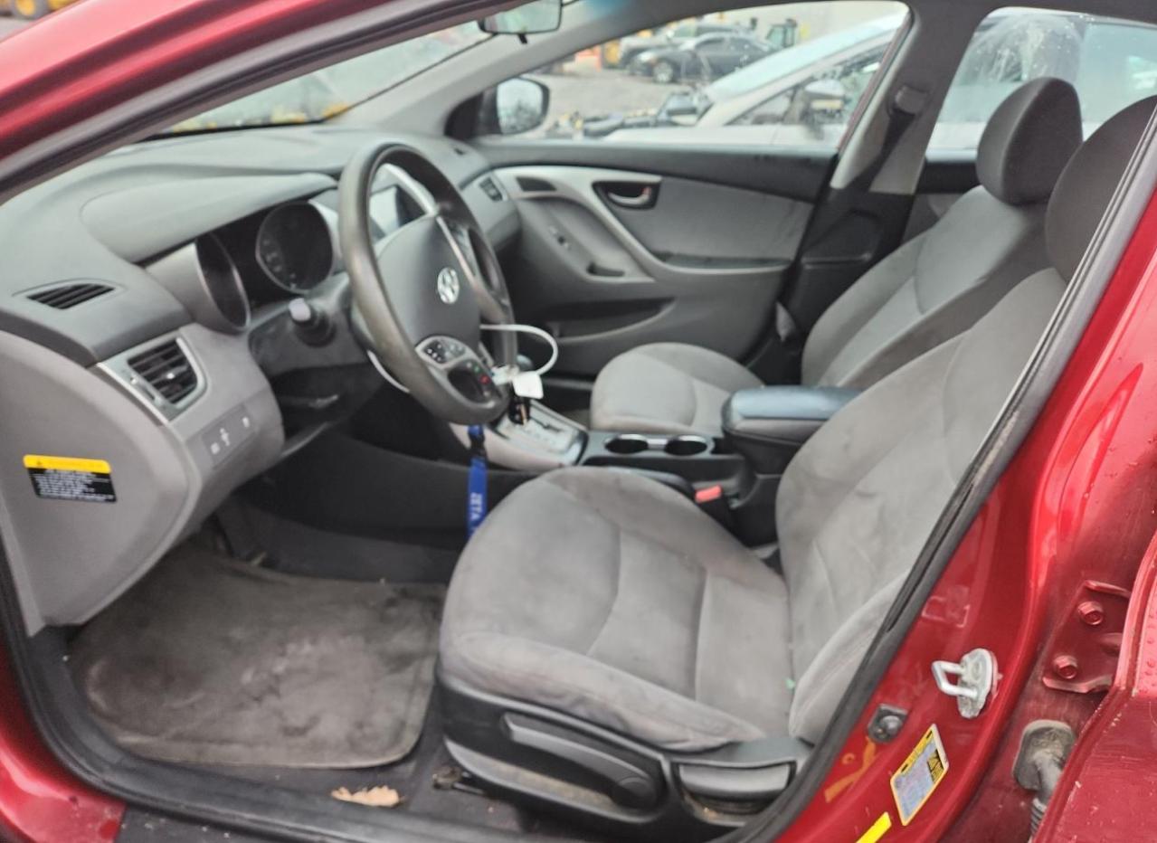 Hyundai ELANTRA Gls Image 9