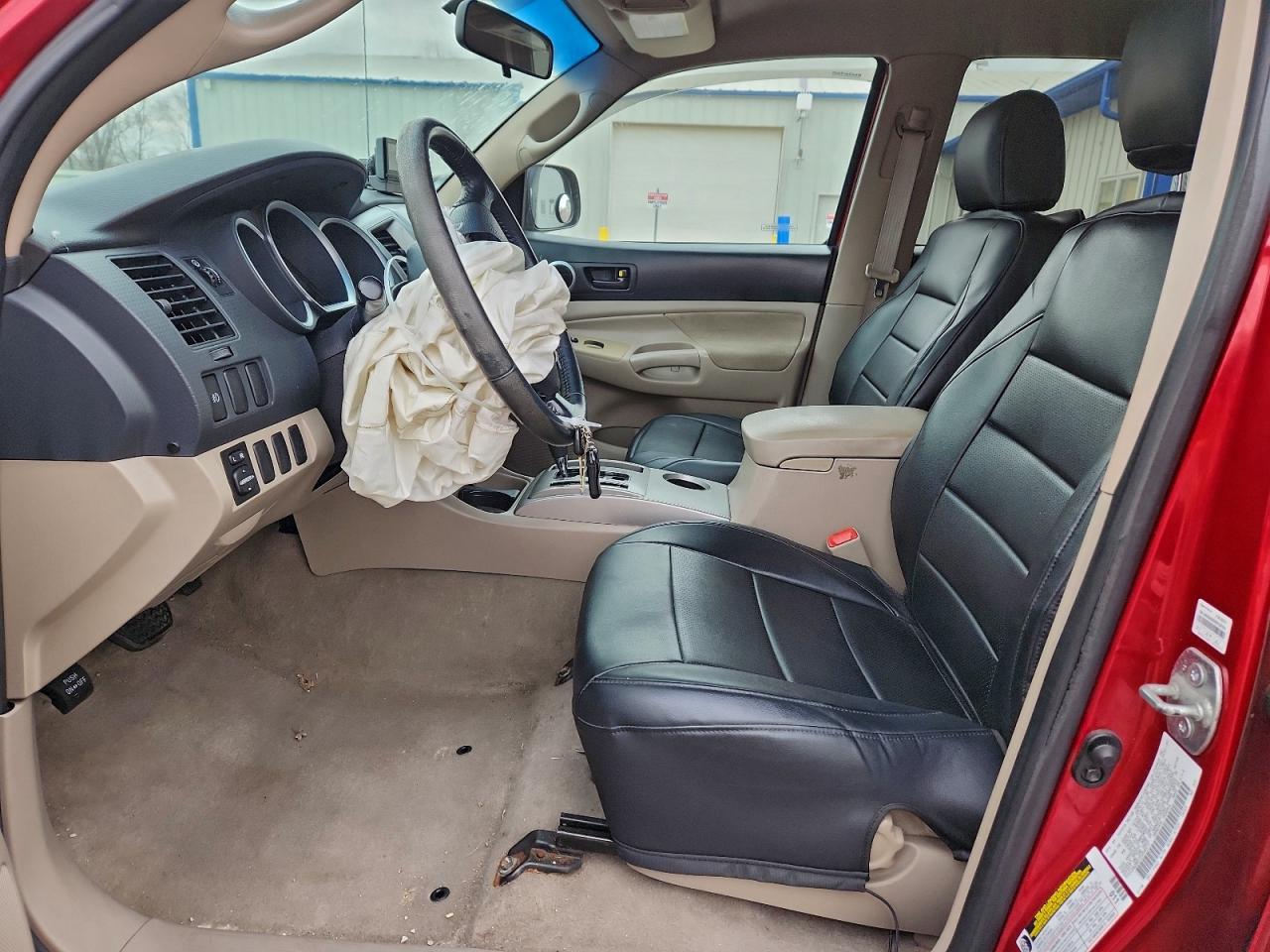 Toyota Tacoma Double Cab Image 8