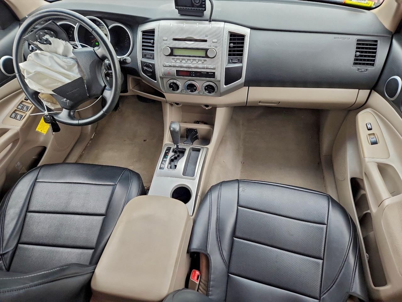 Toyota Tacoma Double Cab Image 10