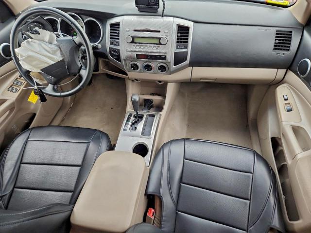 Toyota Tacoma Double Cab Image 10