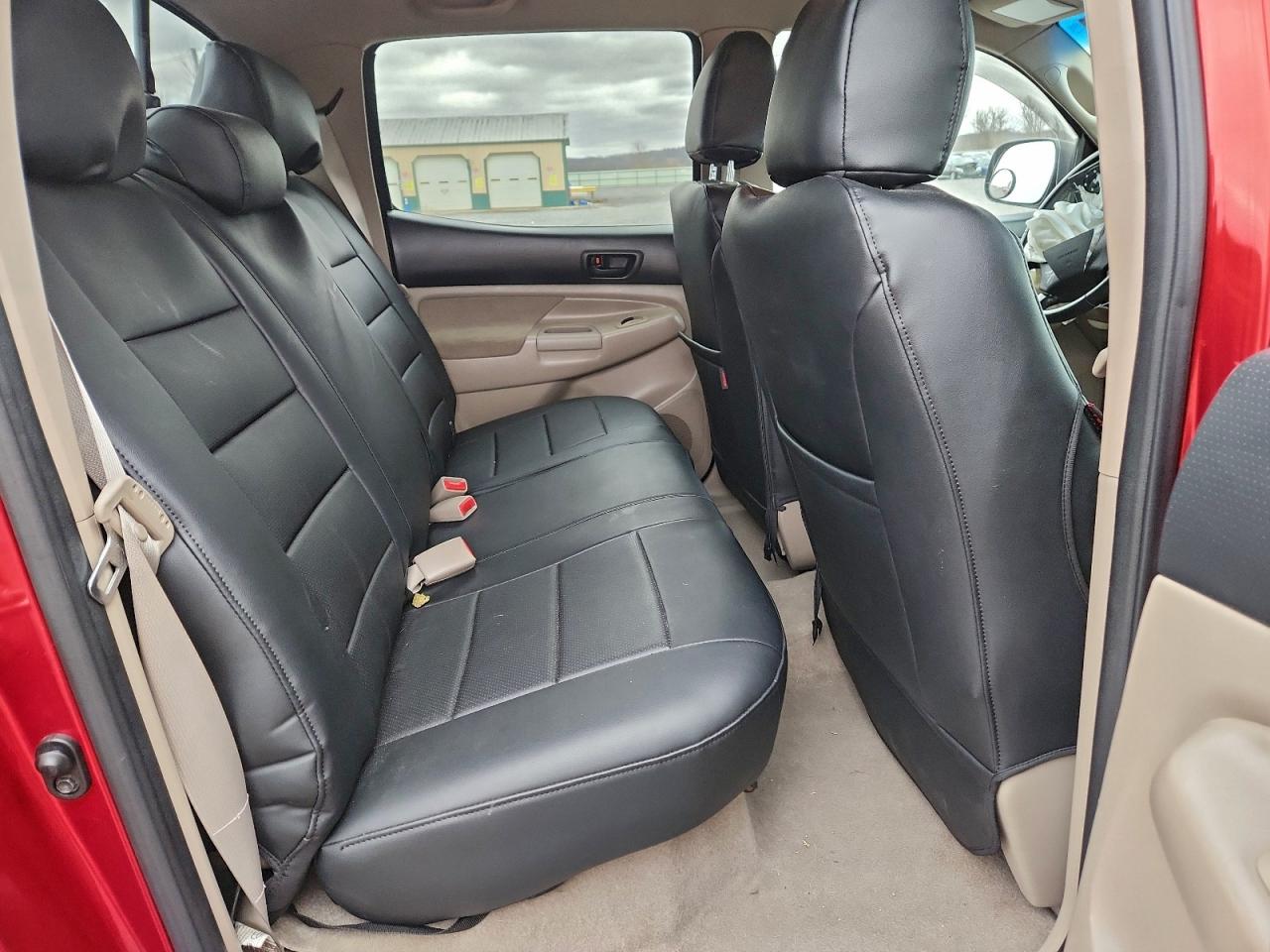 Toyota Tacoma Double Cab Image 2