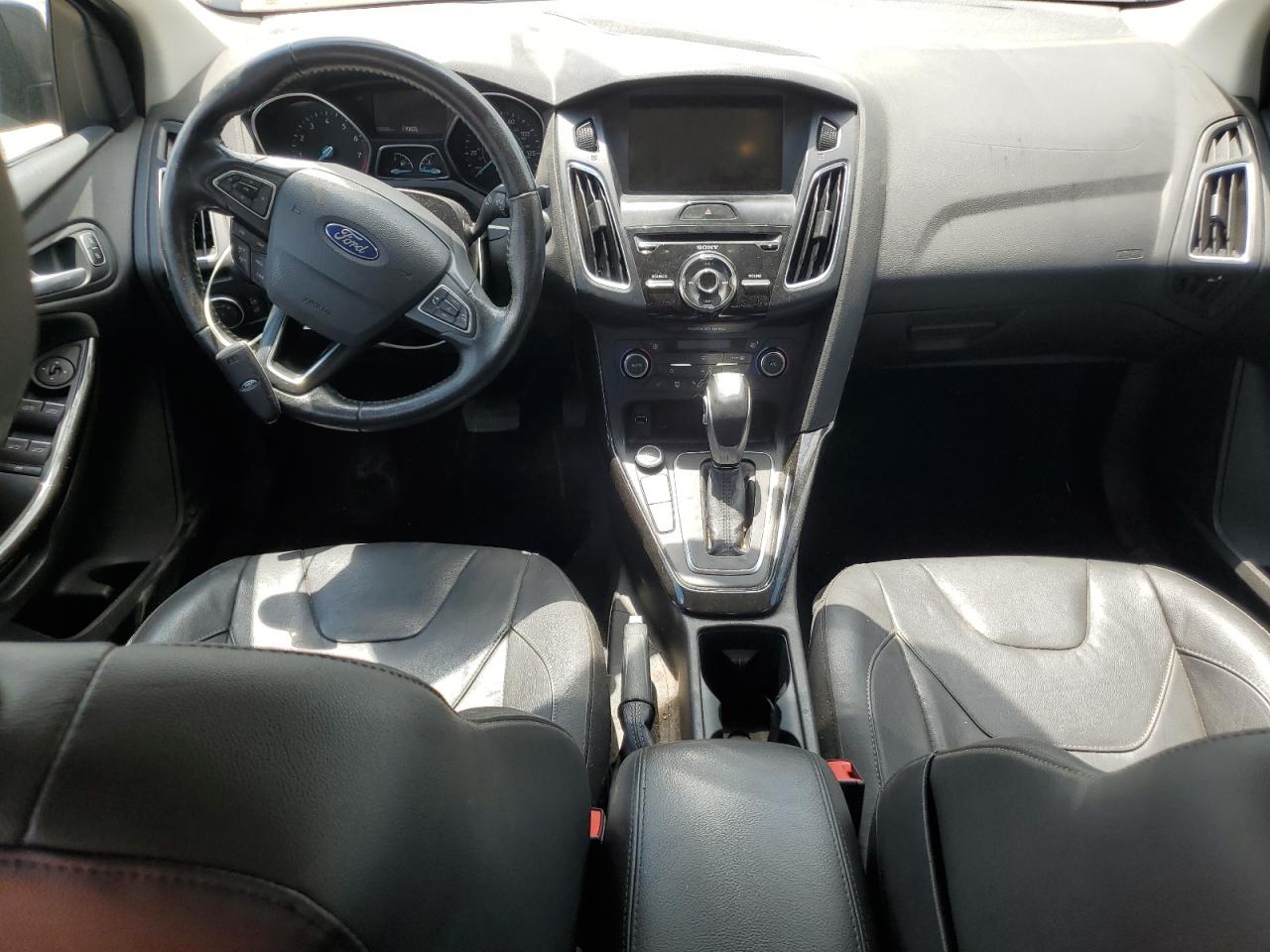 Ford Focus Titanium Image 12