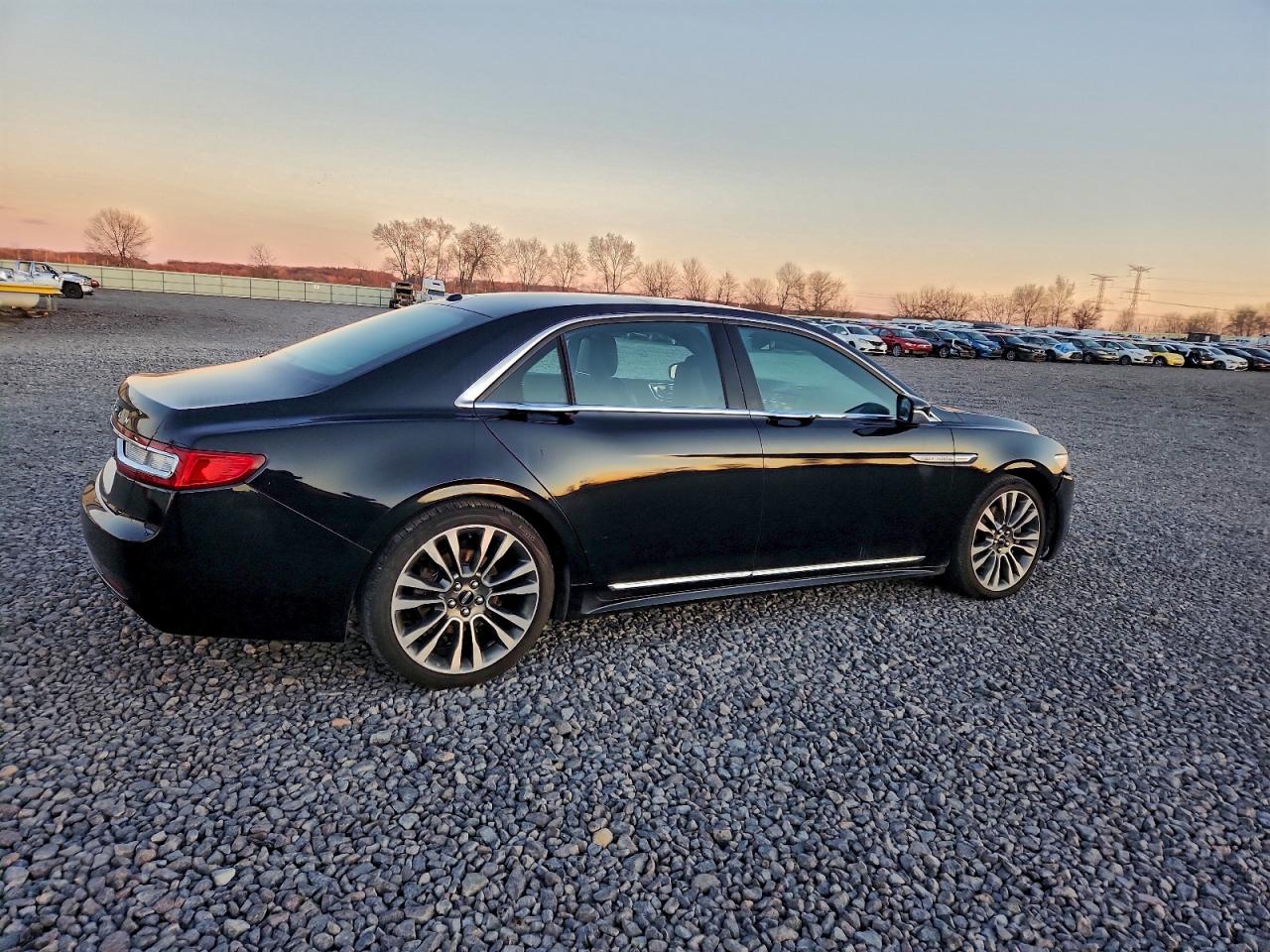 Lincoln Continental Reserve Image 4