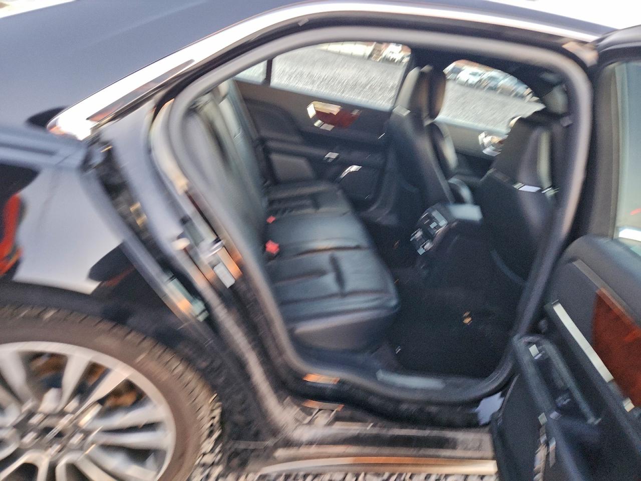 Lincoln Continental Reserve Image 6