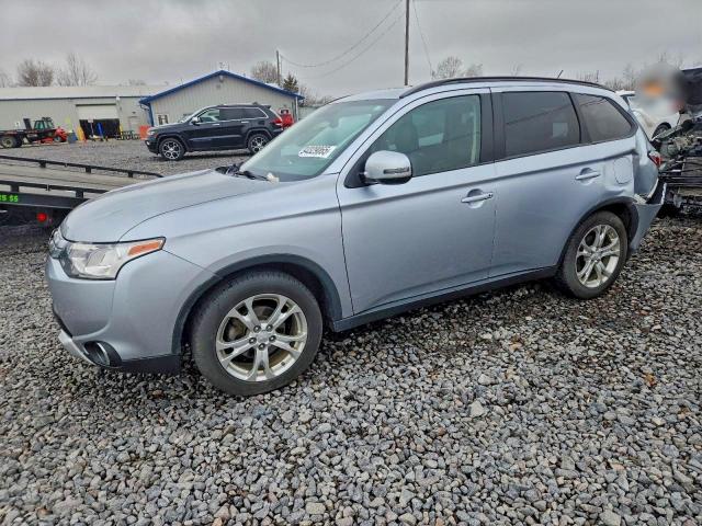  Salvage Mitsubishi Outlander