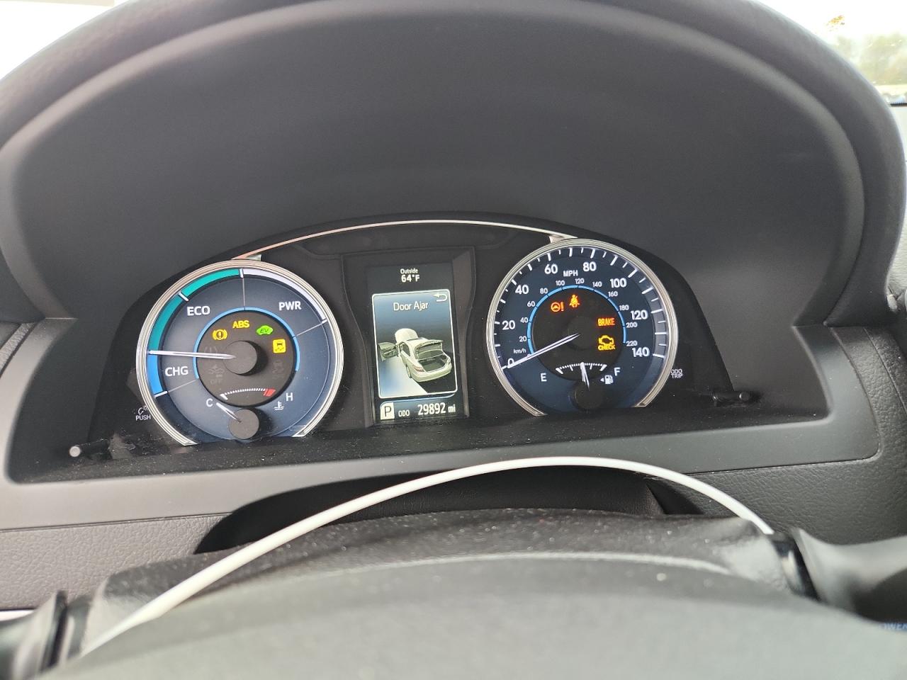 Toyota Camry Hybrid Image 10