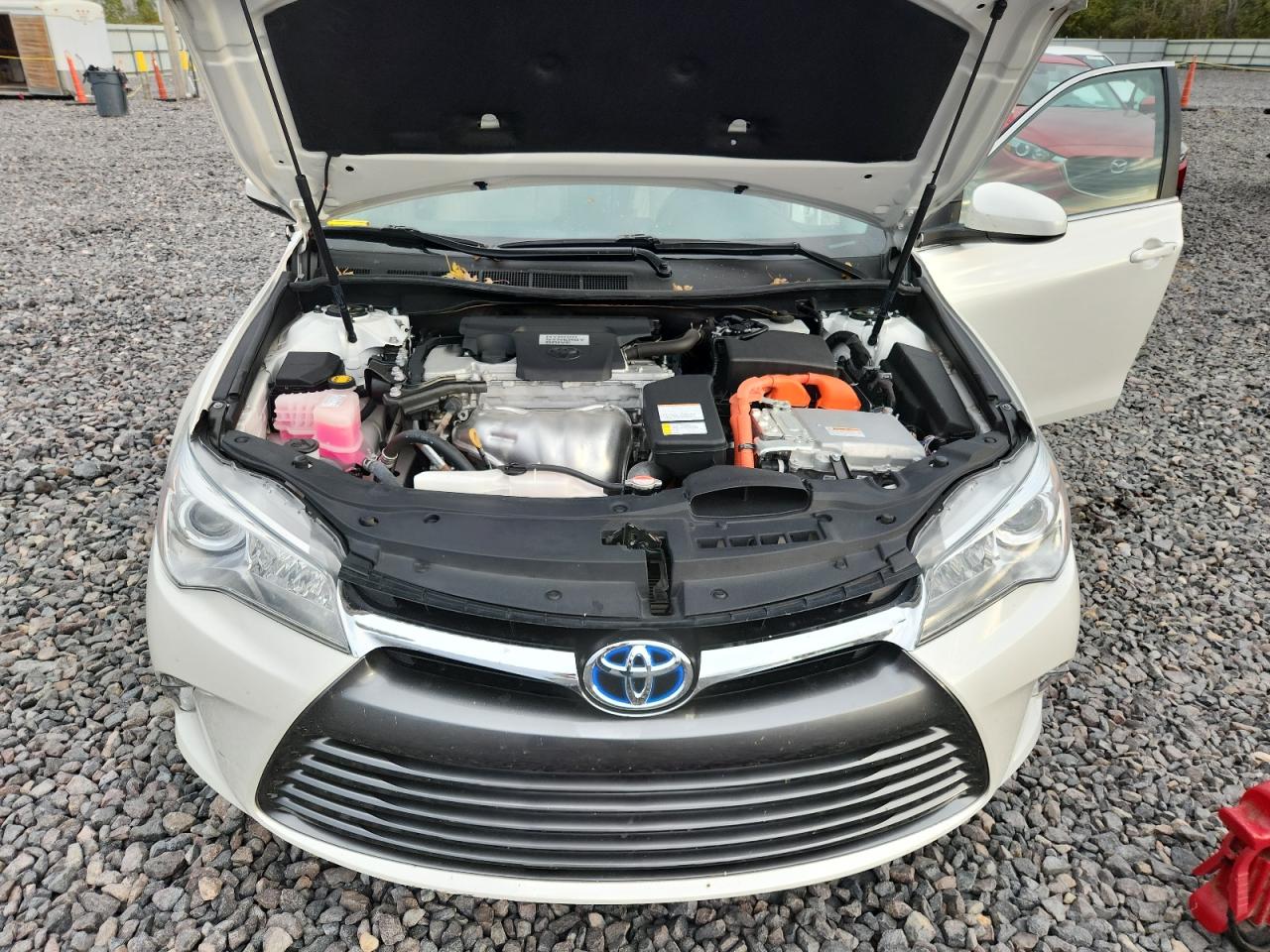 Toyota Camry Hybrid Image 6
