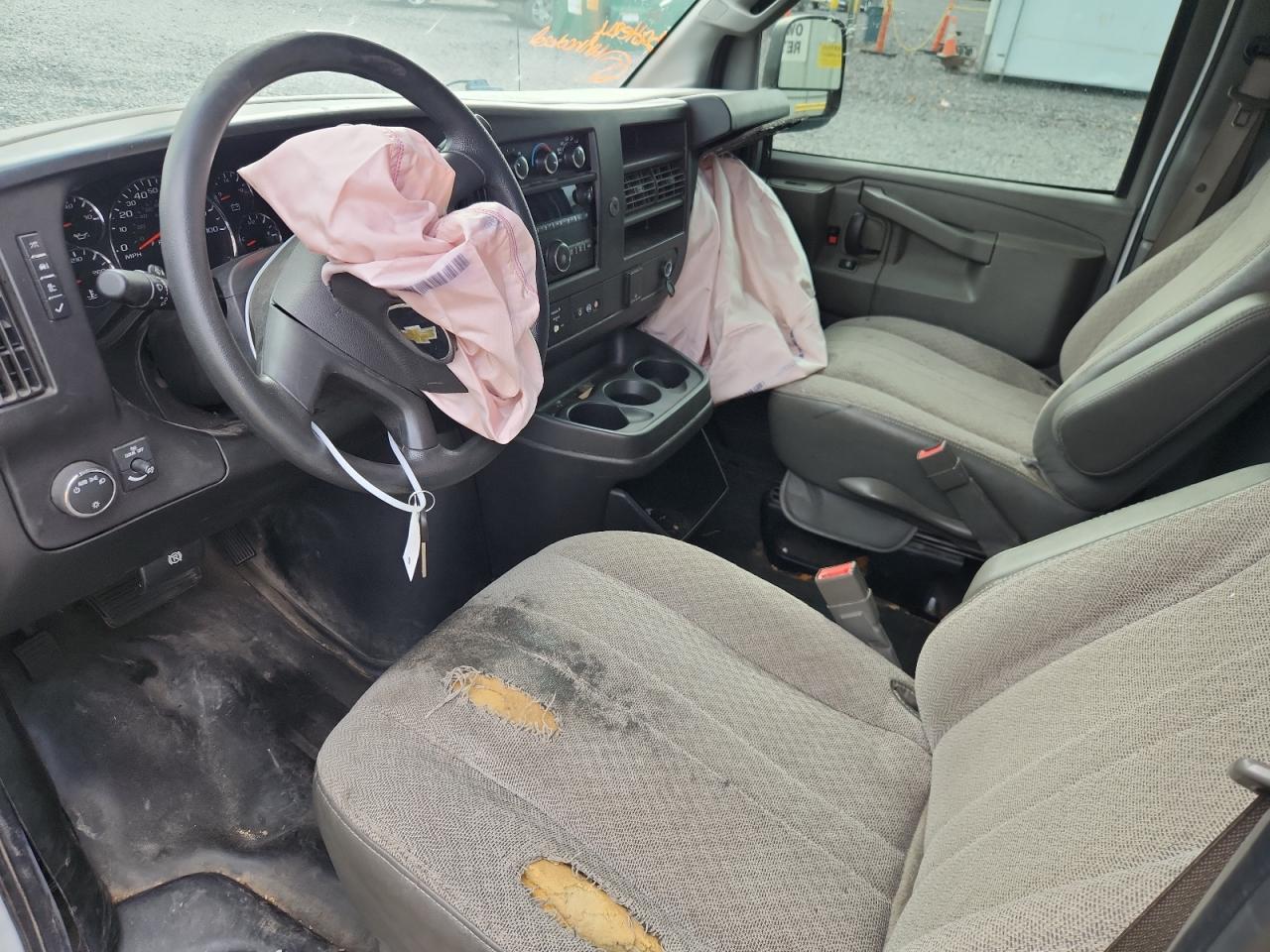 Chev Express Image 7