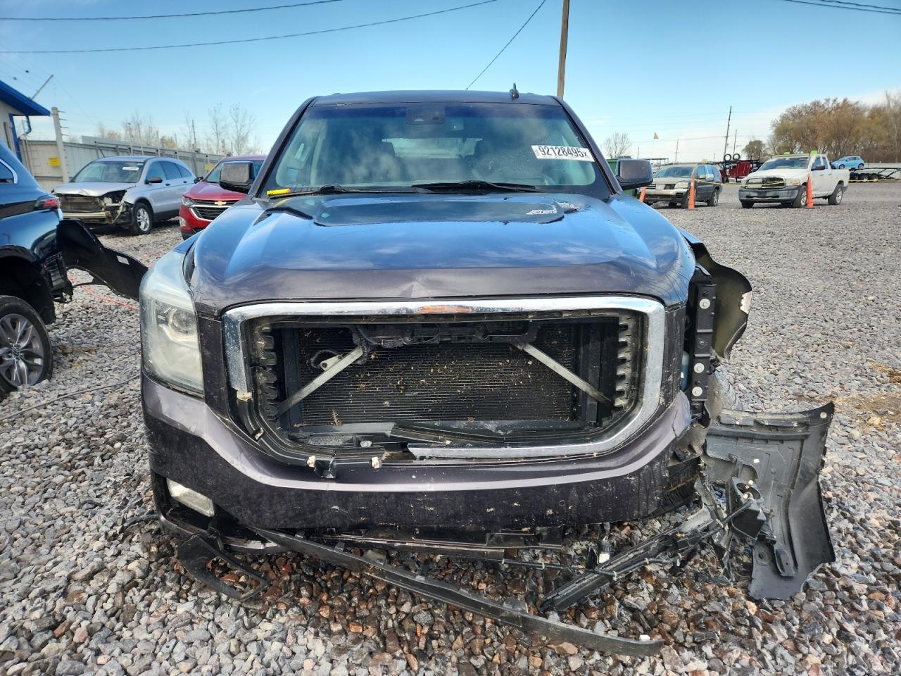 GMC Yukon Denali Image 3