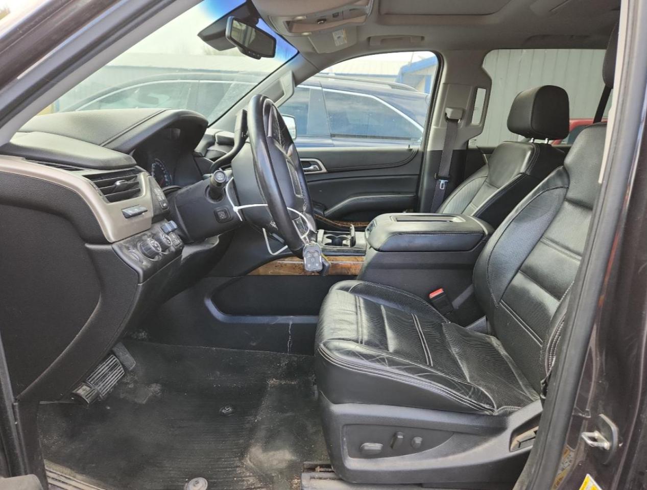 GMC Yukon Denali Image 7