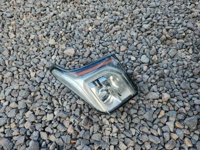 GMC Yukon Denali Image 13