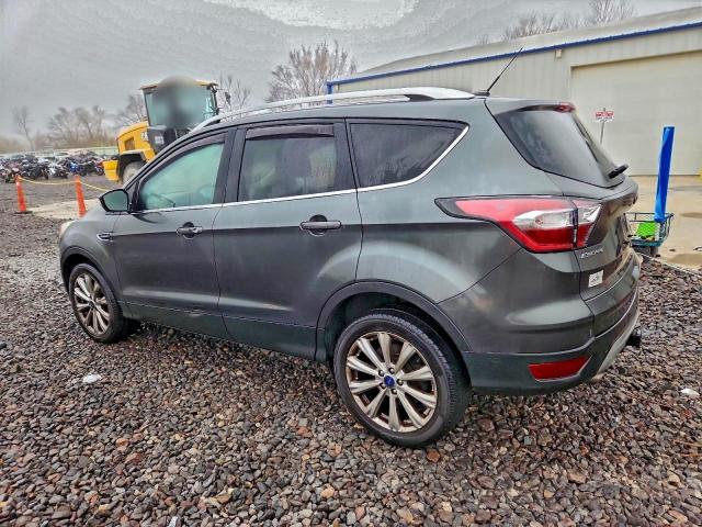 Ford Escape Titanium Image 2
