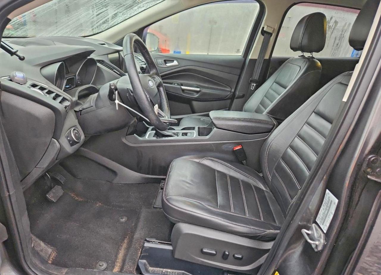 Ford Escape Titanium Image 8