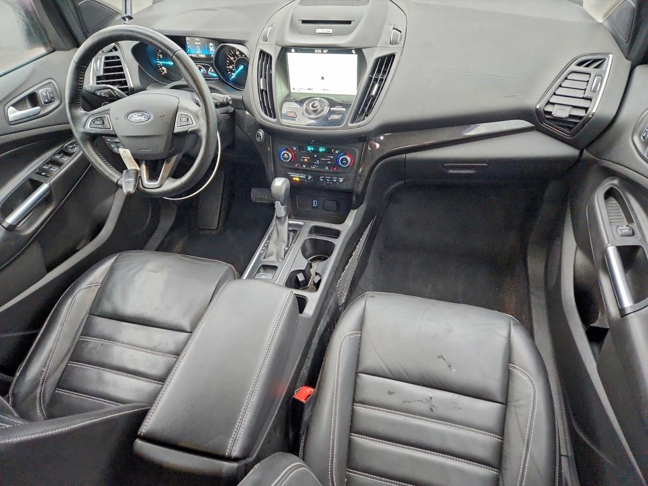 Ford Escape Titanium Image 13