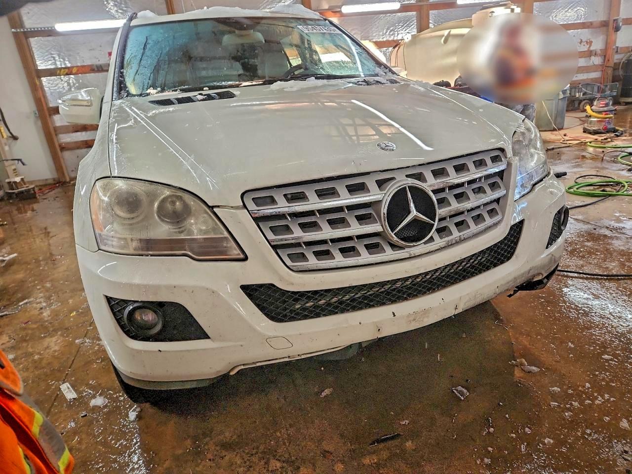 Mercedes-Benz M-Class 350 Image 12