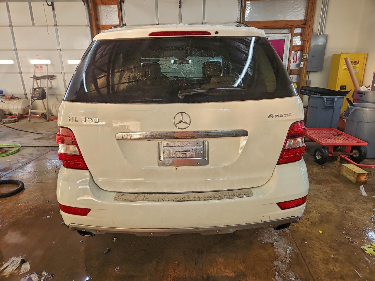 Mercedes-Benz M-Class 350 Image 10