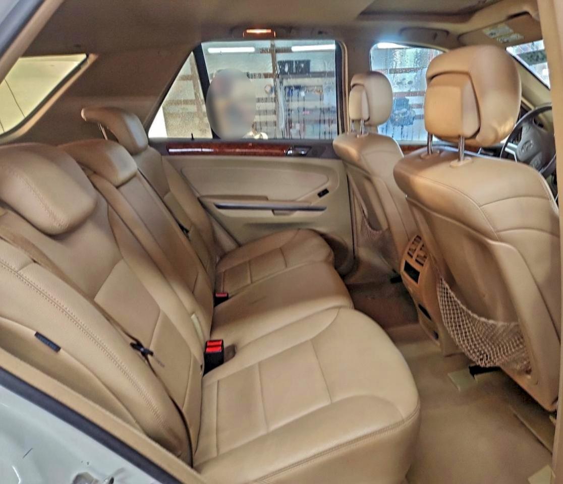 Mercedes-Benz M-Class 350 Image 9