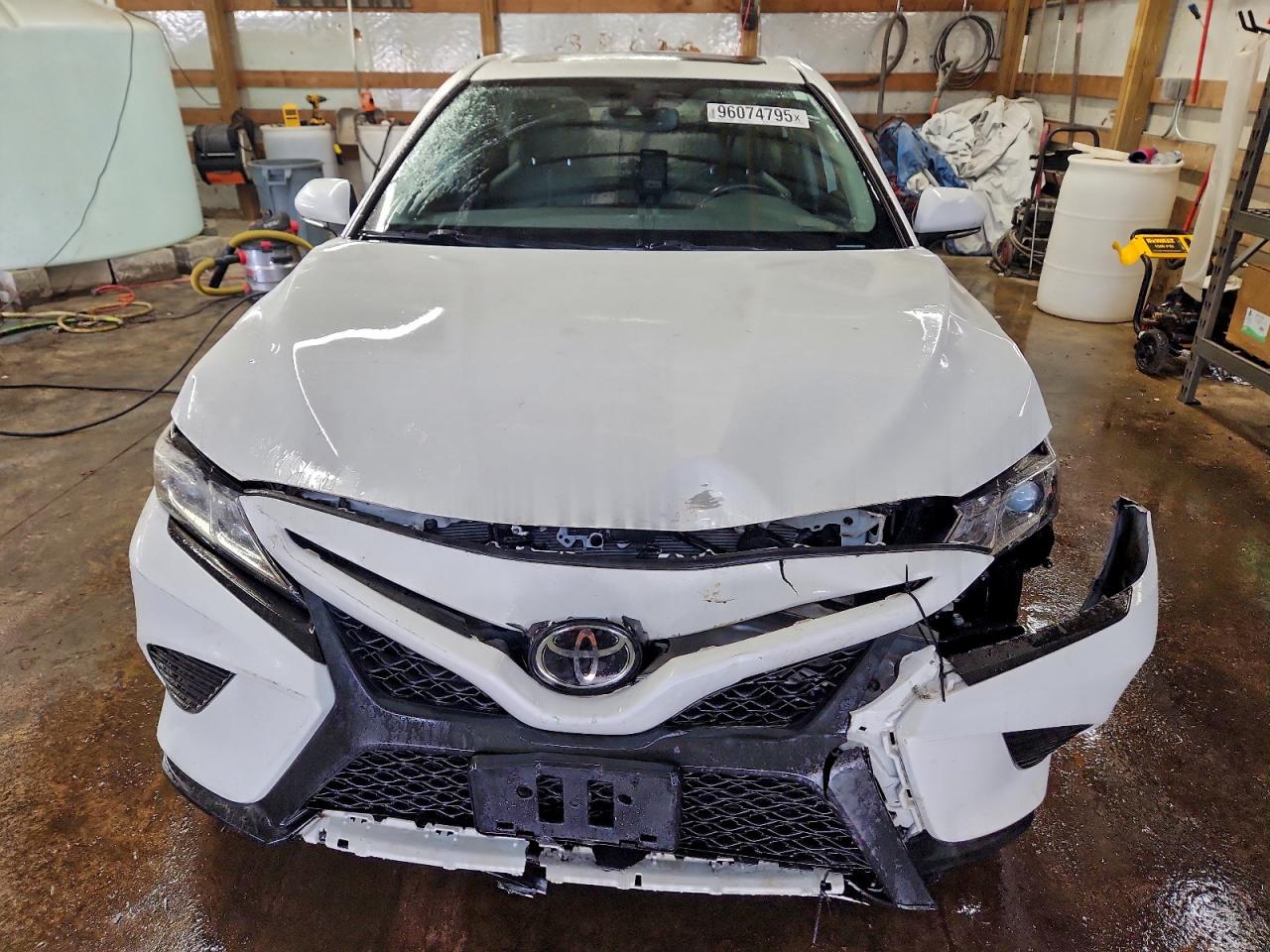 Toyota Camry L Image 4
