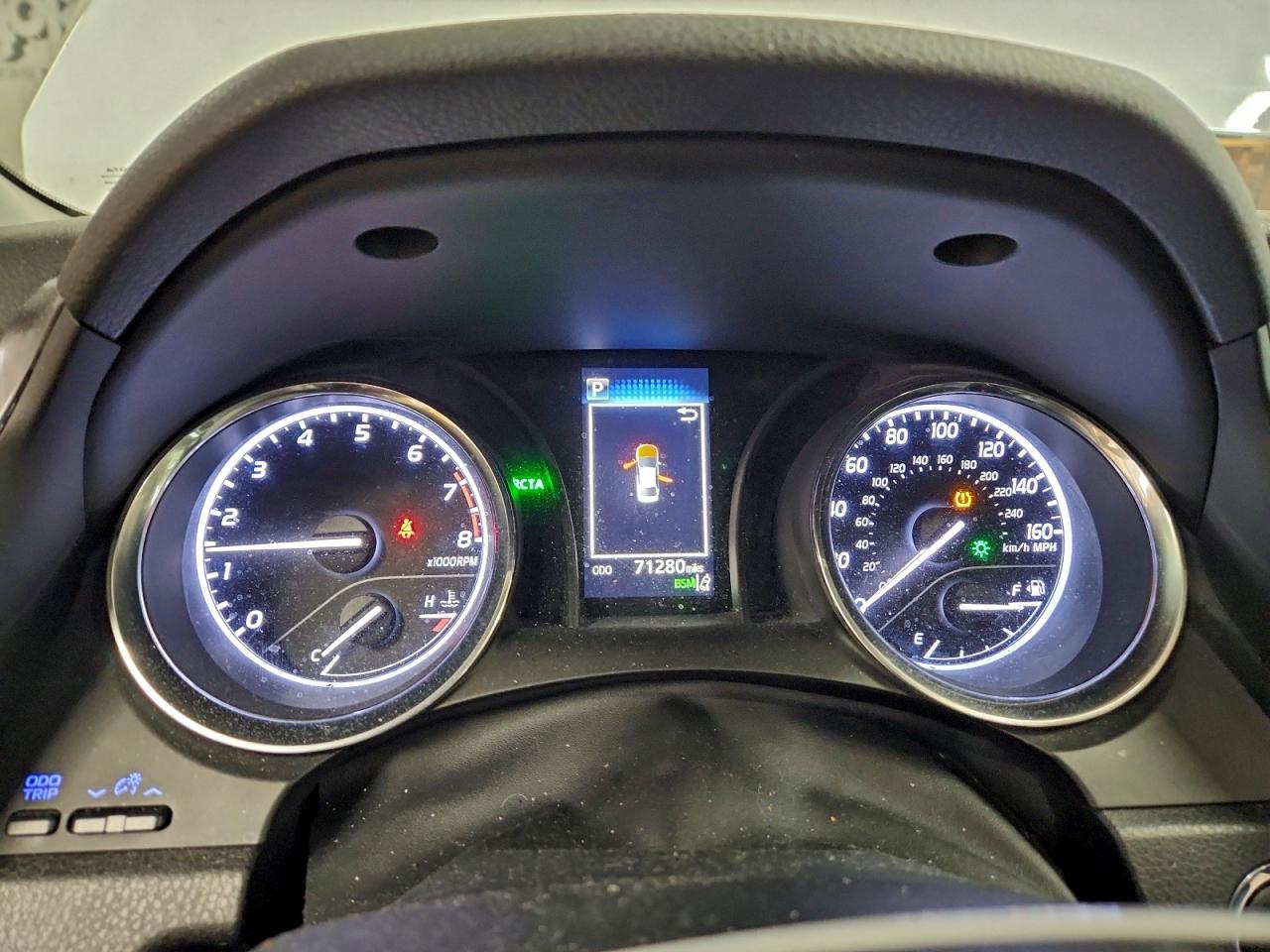 Toyota Camry L Image 11