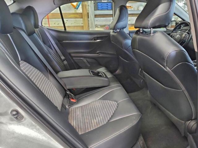 Toyota Camry L Image 10