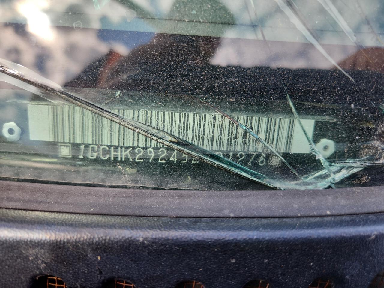 Chevrolet Silverado K2500 Heavy Duty Image 3