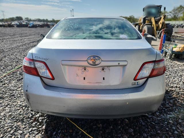 Toyota Camry Hybrid Image 2