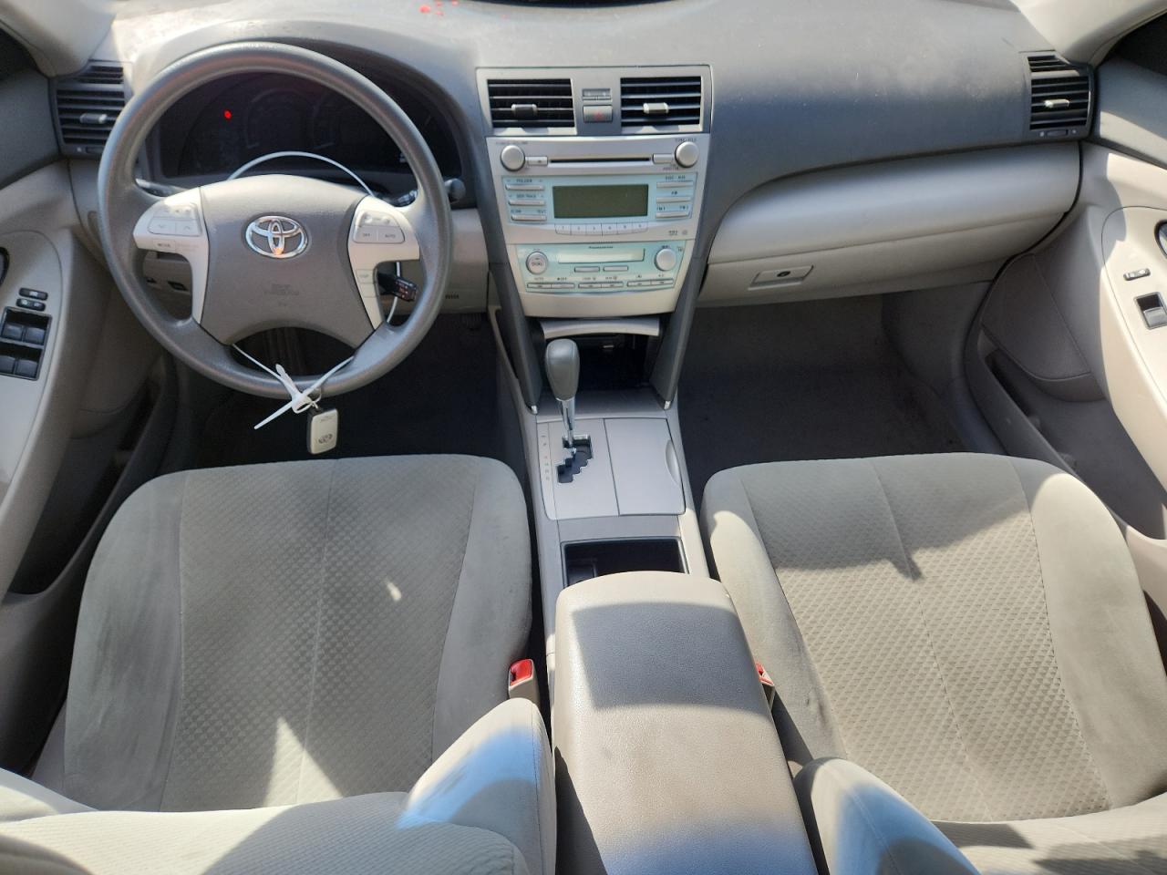 Toyota Camry Hybrid Image 8