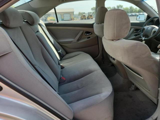 Toyota Camry Hybrid Image 6