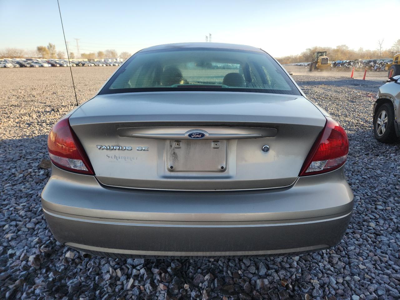 Ford Taurus Se Image 11