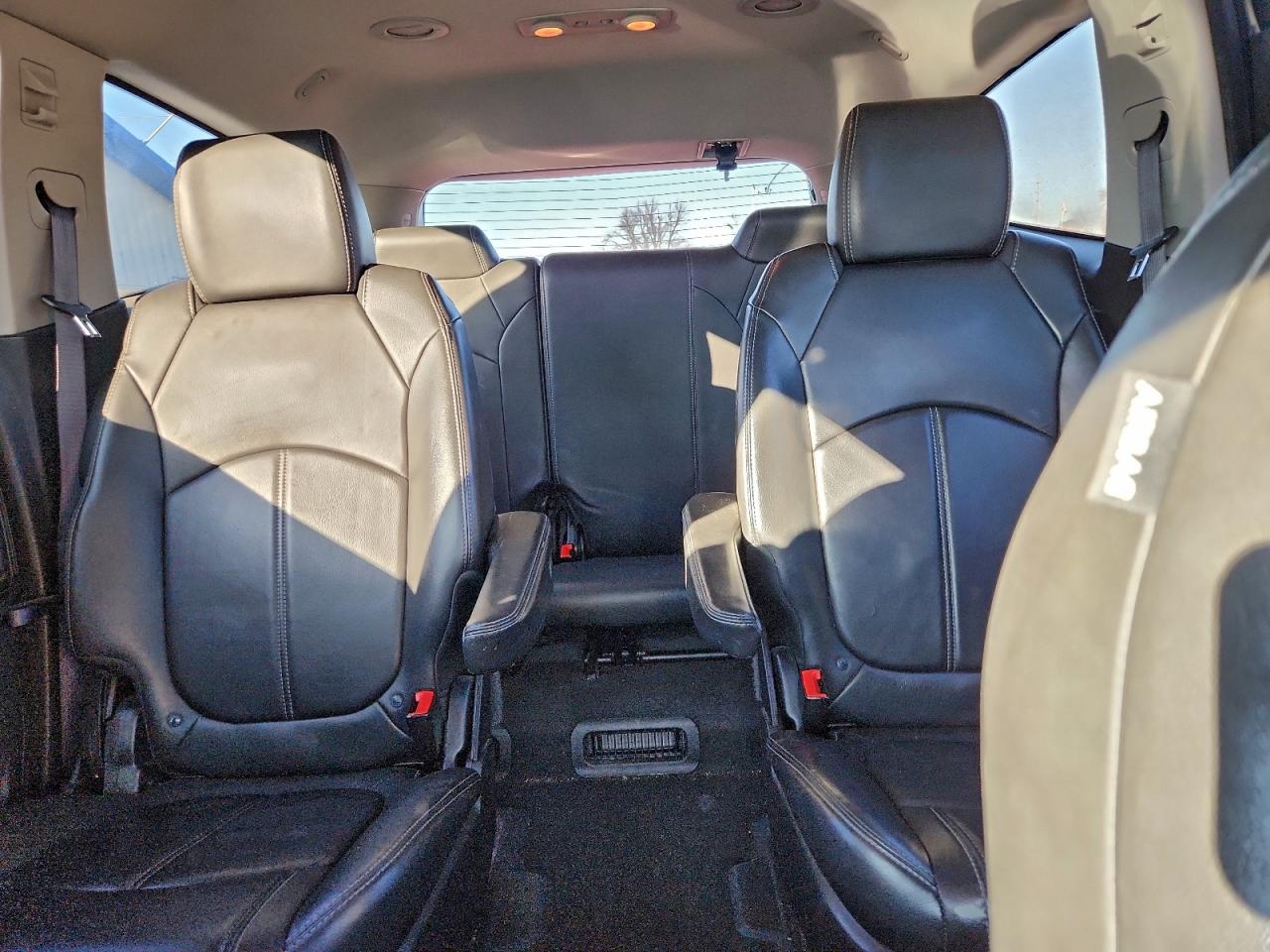 Chevrolet Traverse Lt Image 13