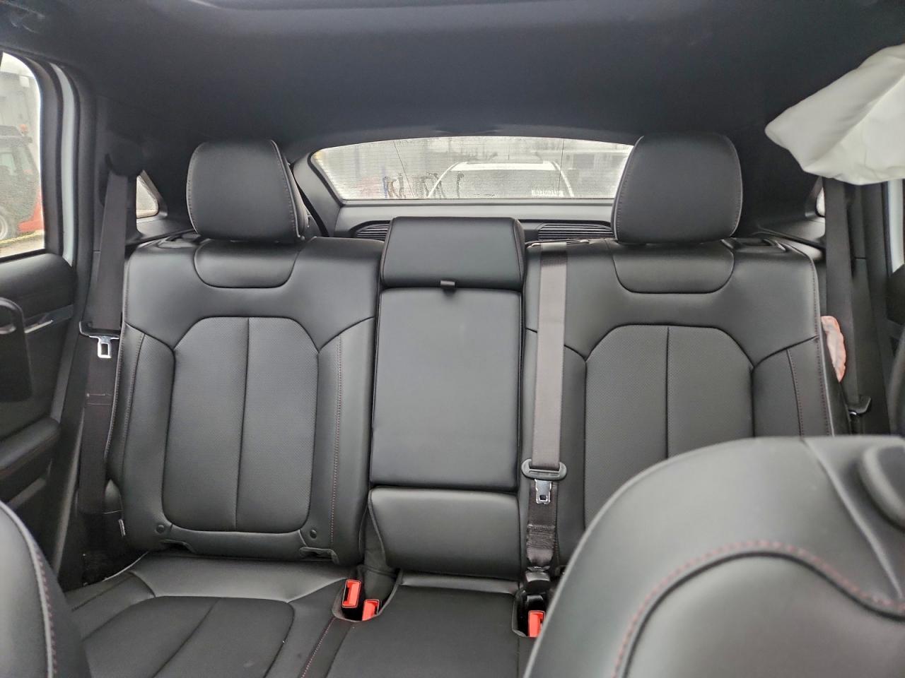 Jeep Wagoneer Limited Image 13