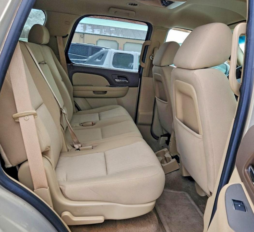 Chevrolet Tahoe C1500 Ls Image 4