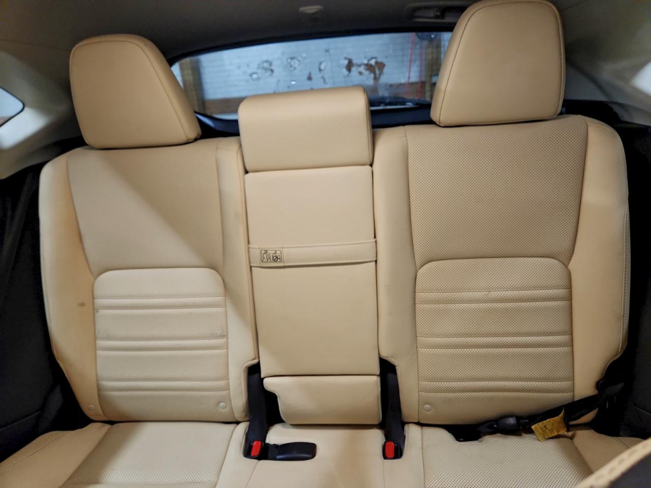 Lexus NX 200t Base Image 6