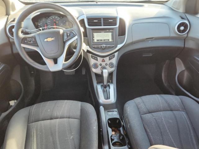 Chevrolet Sonic Lt Image 3