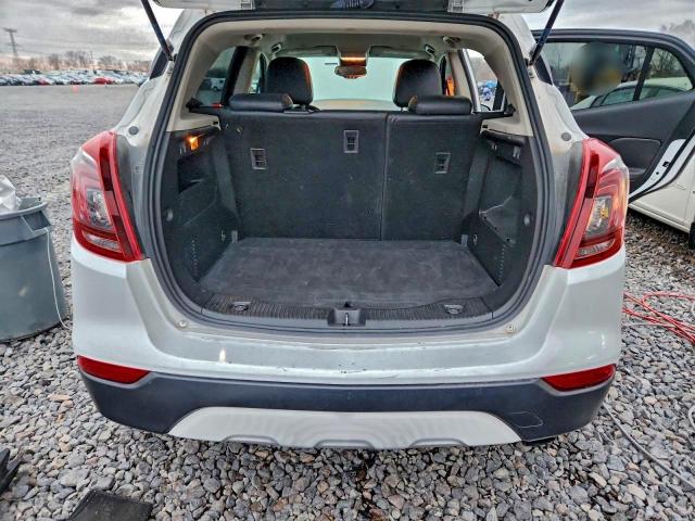 Buick Encore Essence Image 8