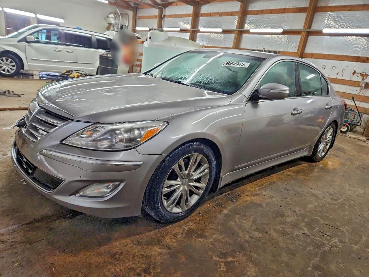 Hyundai Genesis 3.8l Image 1