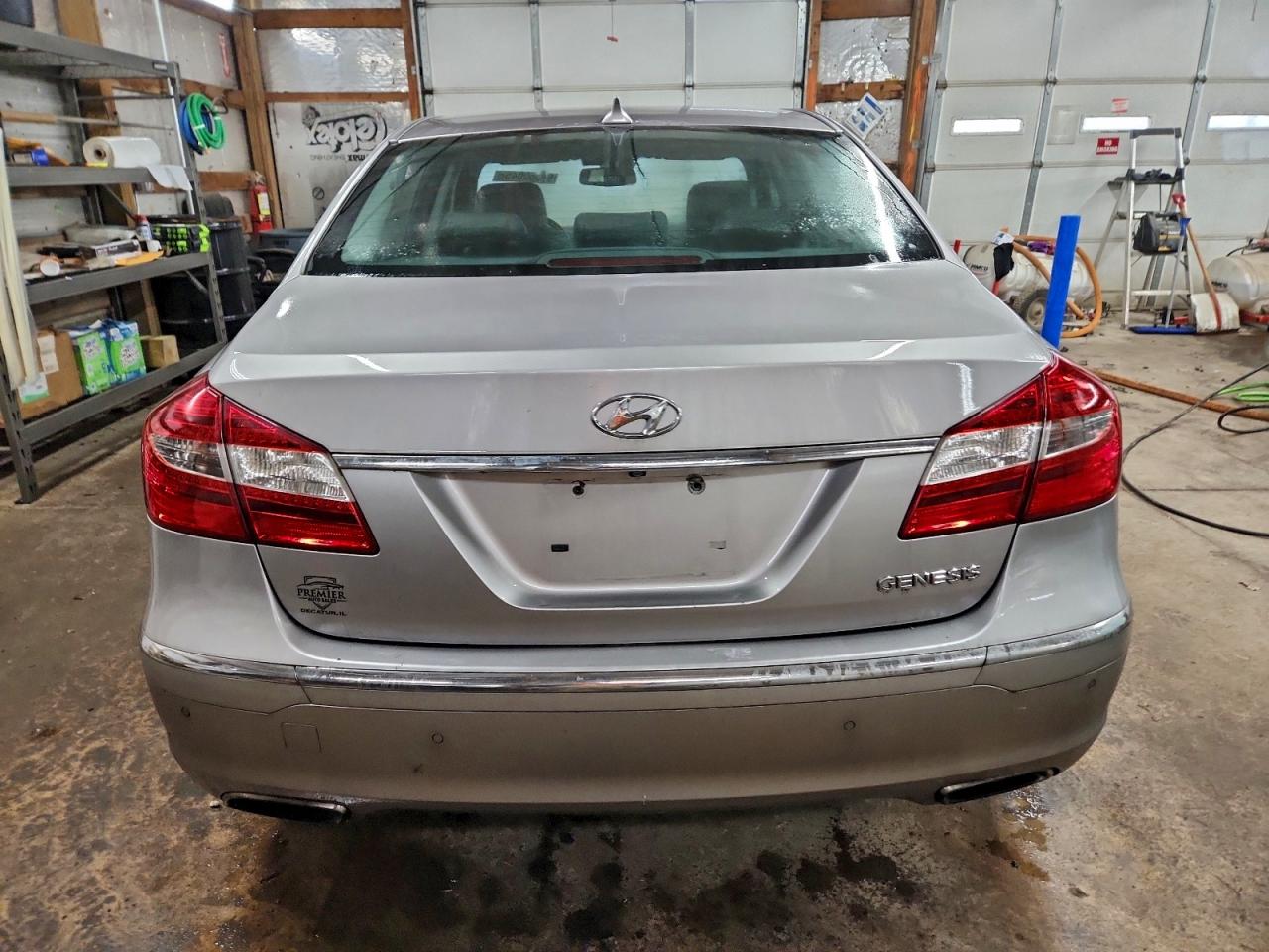 Hyundai Genesis 3.8l Image 9