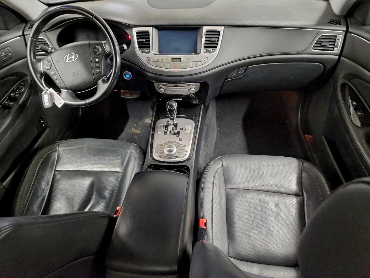 Hyundai Genesis 3.8l Image 12